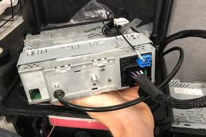back of delphi dea500 truck stereo with BT mic connected properly